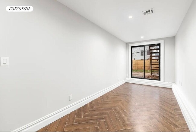 Building Photo - 551 St Marks Ave