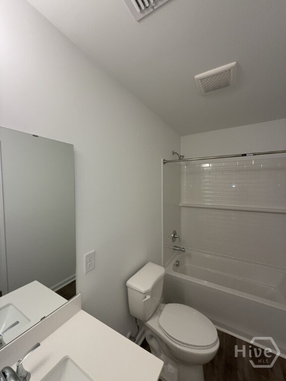 Photo - 145 Kingswood Cir