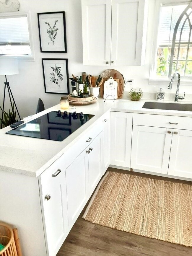 Photo - 402 17th St N