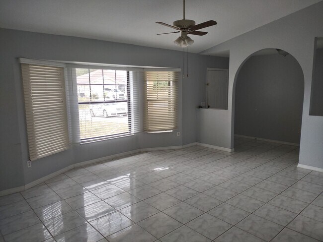 Photo - 1474 Dewitt St