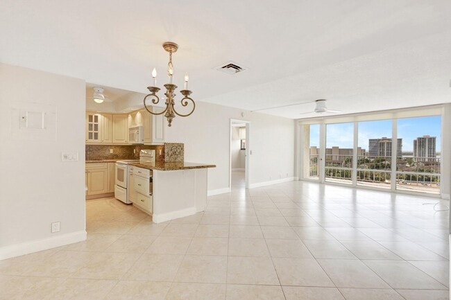 Photo - 336 Golfview Rd Unit PH09