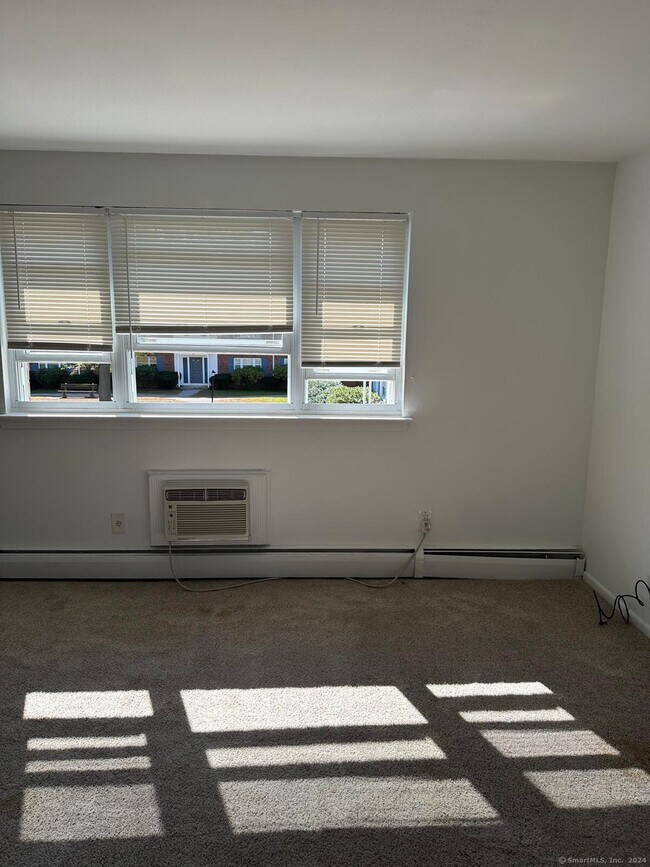 Photo - 26 Colonial Dr Unit APT D