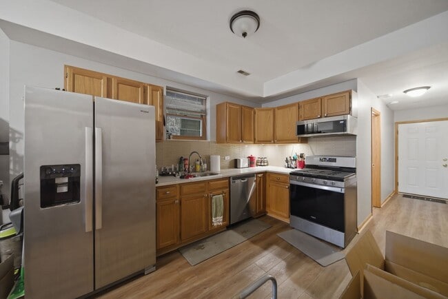 Photo - 844 N Wood St