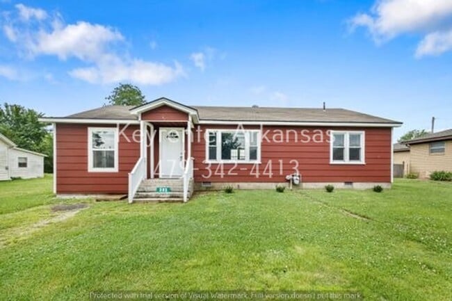 Building Photo - 3 Bed, 2 Bath Home Available in Gentry!