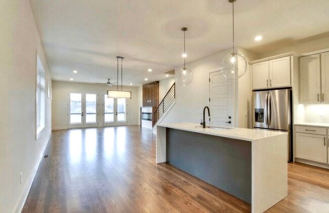 Photo - 3325 Felicia St