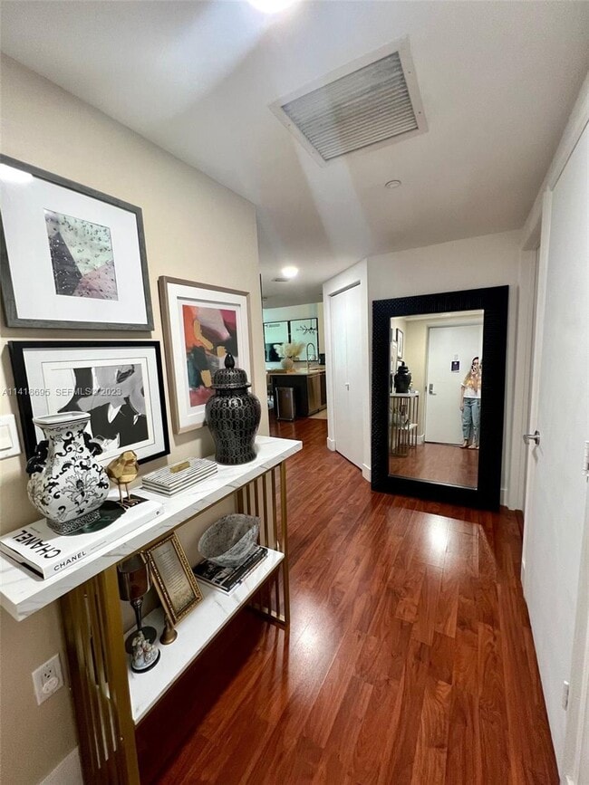 Photo - 500 Brickell Ave Unit 1410