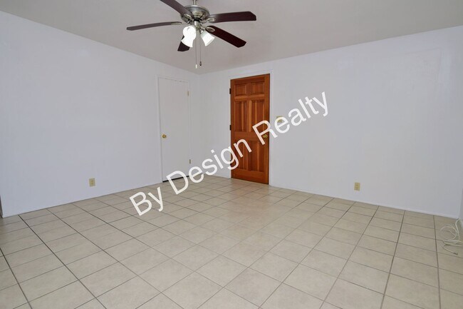 Photo - 3 Bed 2 Bath Midtown Duplex with Covered Parking & Storage