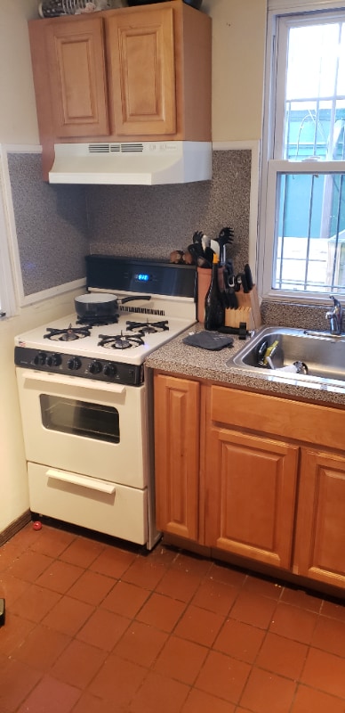 Building Photo - 328 S 43rd St