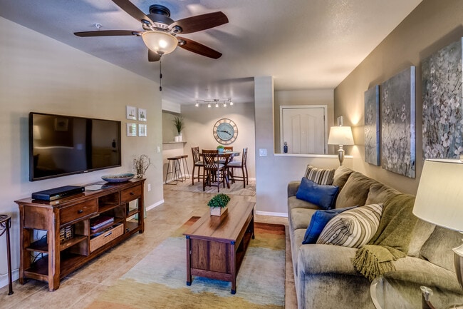 Living room - 5751 N Kolb Rd Condo Unit 30202