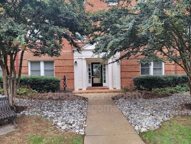 Building Photo - 922 S Washington St Rental