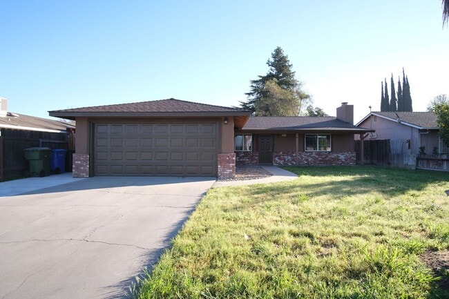 Building Photo - Beautiful 3 Bedroom 2 Bath home in Turlock