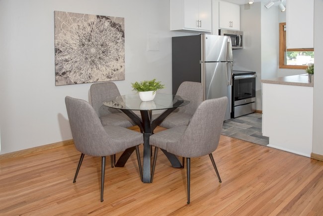 Photo - South Highland