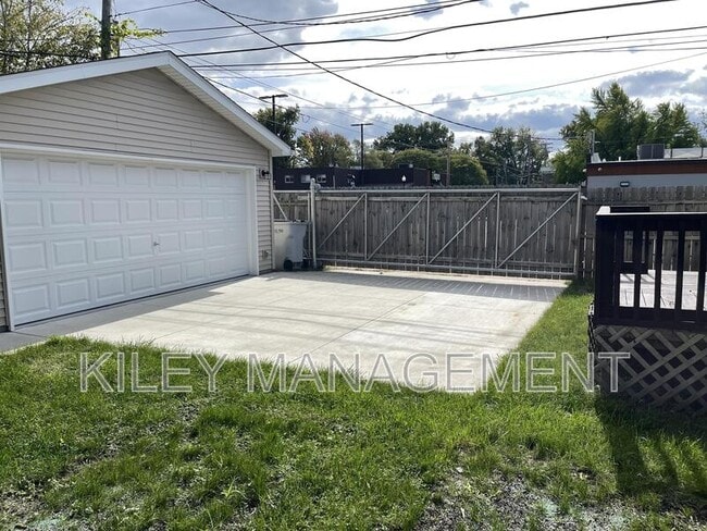 Photo - 23028 Pilgrim Ave