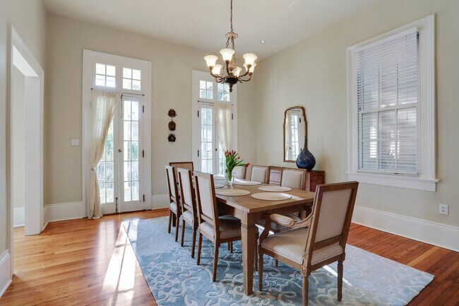 Photo - 8003 Willow St