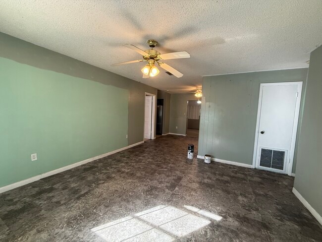 Photo - 6733 Fern Cir