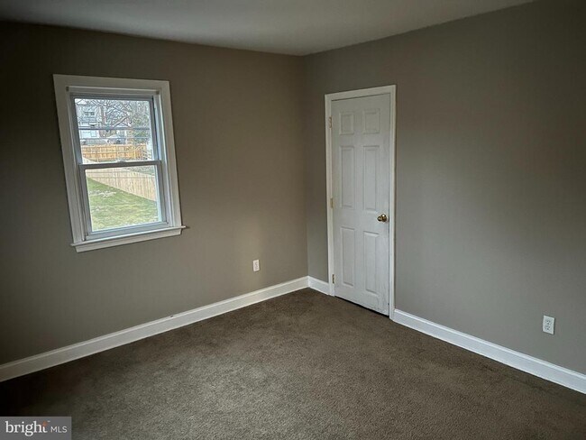 Photo - 199 1/2 Balignac Ave