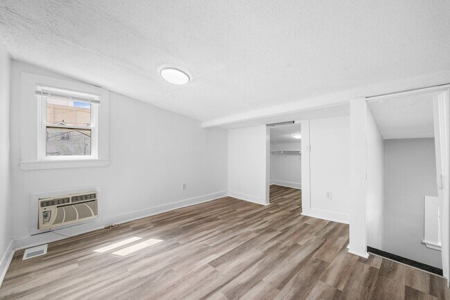 Photo - 112 E Anderson St Apartment Unit 112 E Henry St