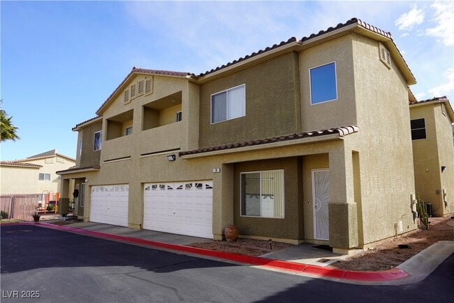 Building Photo - 78 Falcon Feather Way Rental