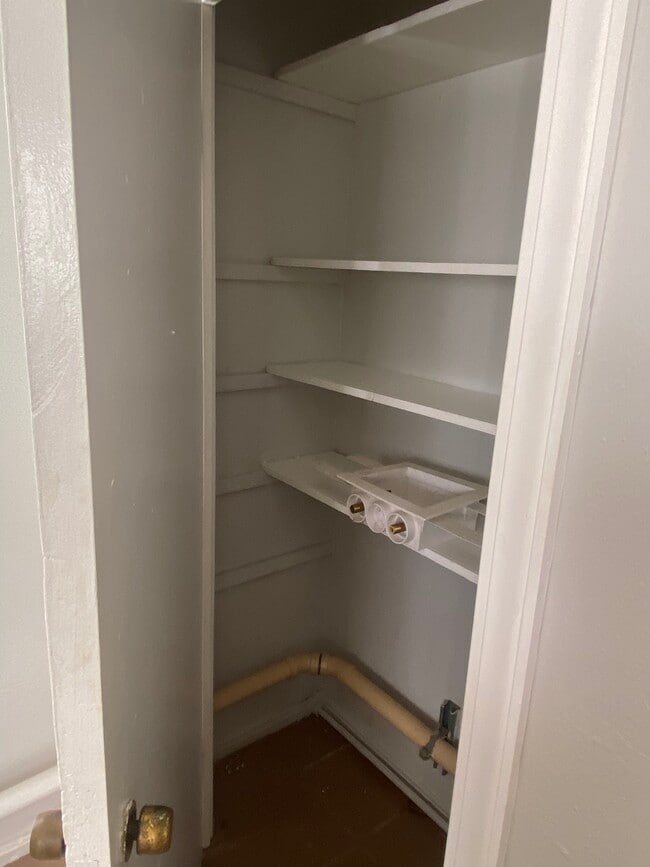 Photo - 5250 Kingsbury St