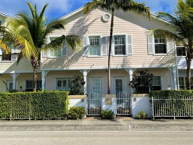 Photo - 902 S Federal Hwy