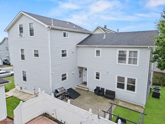 Photo - 97 Cedar Hill Ave