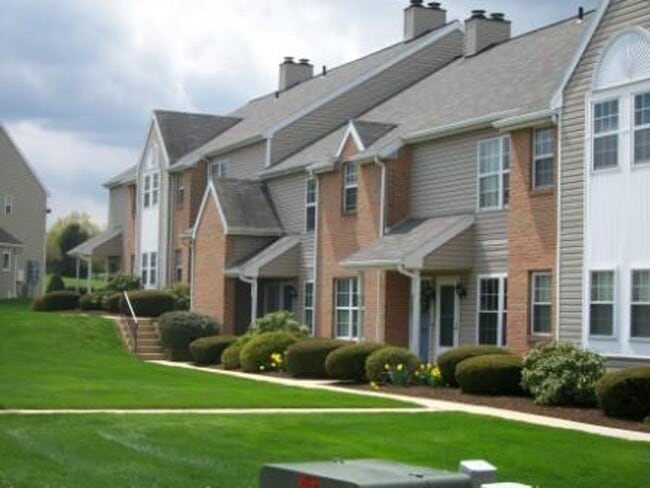 Building Photo - 804 Christopher Dr Unit 1