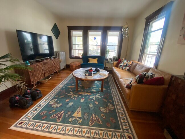 Building Photo - 28 Atkins St Unit 2 Rental