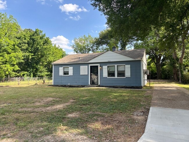 901 Restbrook Ave