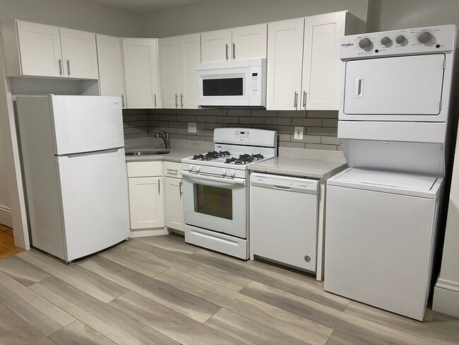 Photo - 252 Windsor St Unit 3