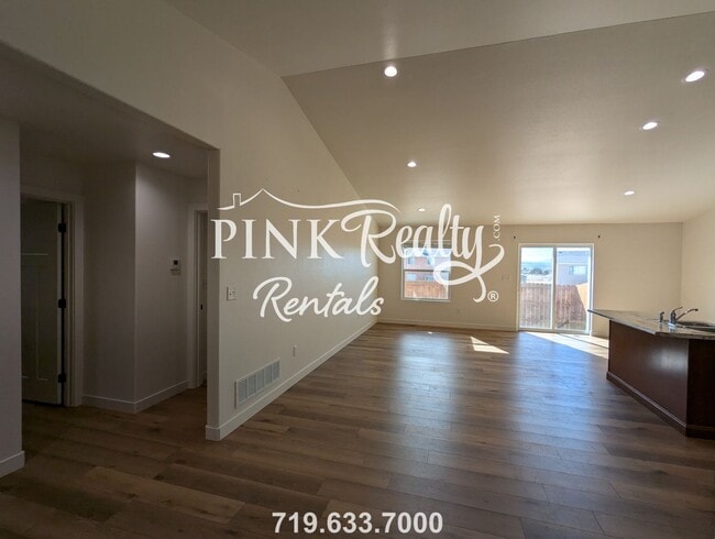 Photo - 284 W Kyle Dr