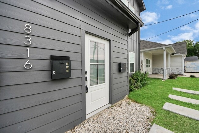 Photo - 8316 Corinth St Unit B