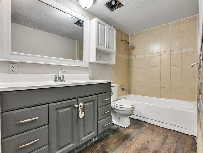 Photo - 17323 Glenpatti Dr