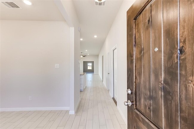 Photo - 125 Comet Pointe Dr