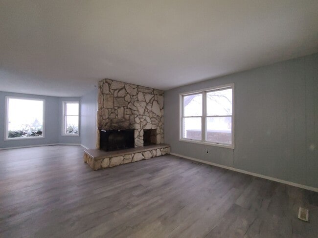 Photo - Spacious 5-bedroom, 2-bathroom home in Baroda