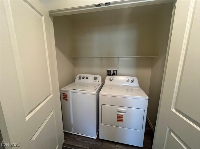 Photo - 6113 Hibiscus Gdn St