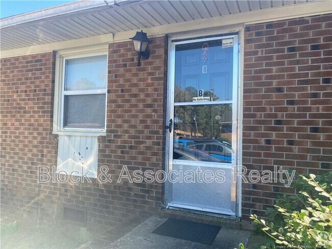 Building Photo - 4959 Fieldcrest Dr Unit B Rental