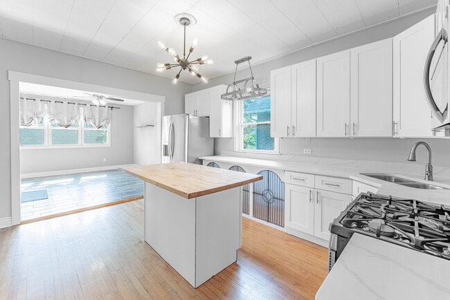 Photo - 1327 S Harvey Ave