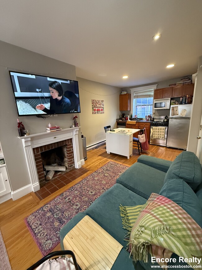 Building Photo - 16 Cedar Lane Way Unit 2 Rental