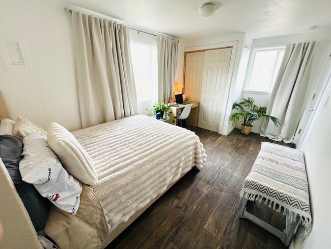 Building Photo - 1681 Dayton St