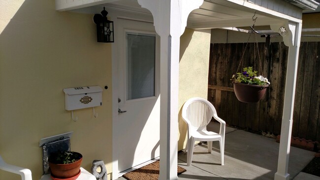 Front door - 1414 3rd St Apartment Unit Cottage B