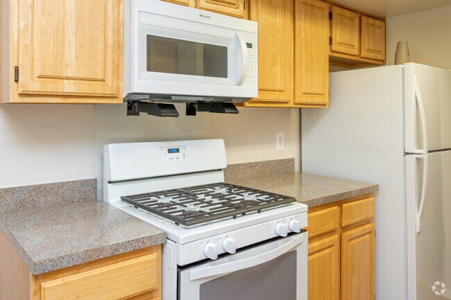 2BR, 2BA -1100 SF - Kirchen