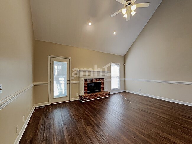 Photo - 3129 Jenkins Dr