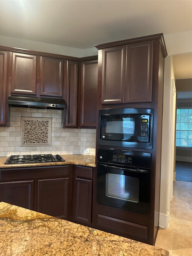 Photo - 13915 Sawmill Run Ln