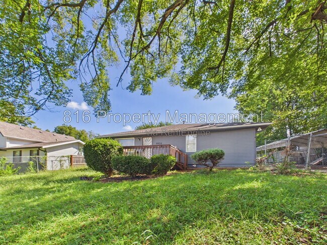 Building Photo - 5935 Cypress Pl