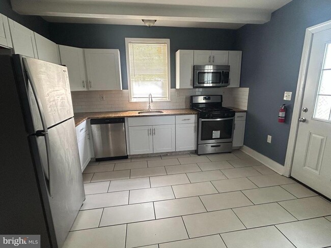 Photo - 208 Garden St
