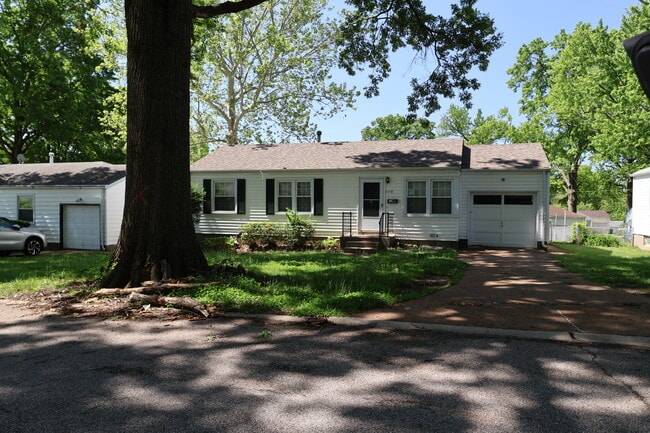 Welcome to 1116 Bliss Dr - 1116 Bliss Dr House