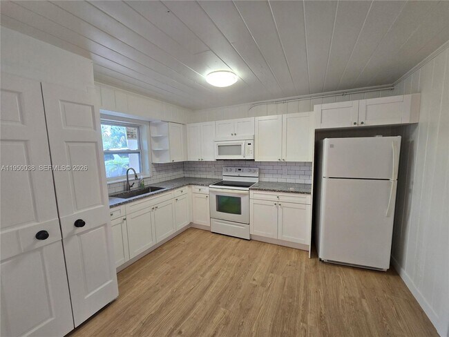 Photo - 4000 Greenwood Ave Unit 1