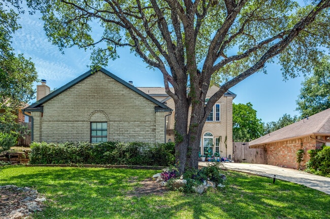 Building Photo - 1027 Hedgestone Dr Rental