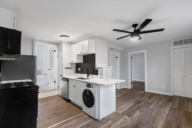 Photo - 1849 W Augusta Blvd Unit 1