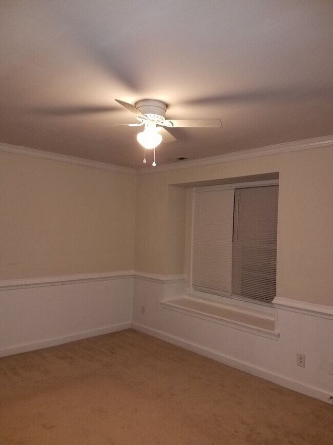 3341 Golden Oaks Ln